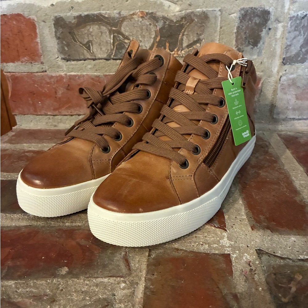 Taōs Brown Hightops